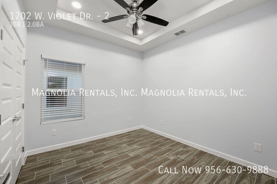 Building Photo - 1702 W Violet Dr