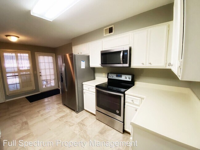 Building Photo - 2 br, 1.5 bath House - 7815 Broadway #103A