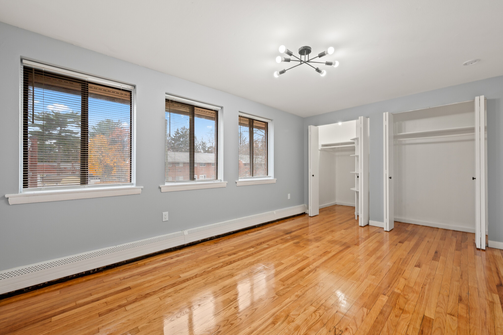 Building Photo - 10 Henderson Dr