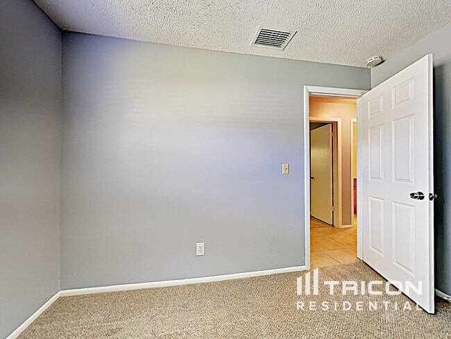 Building Photo - 1631 Spring Lake Dr