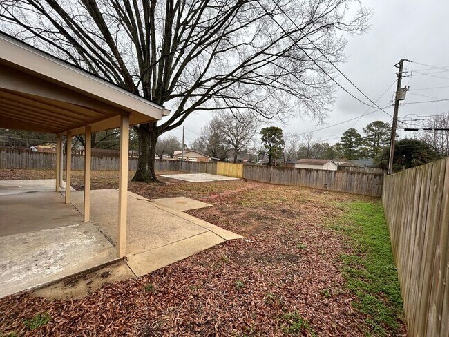 Building Photo - 2026 Woodmead St SW