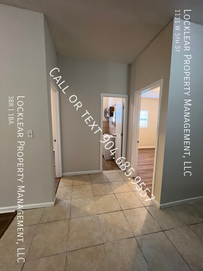 Building Photo - Newly Renovated 3 Bed, 2 Bath Single Famil...