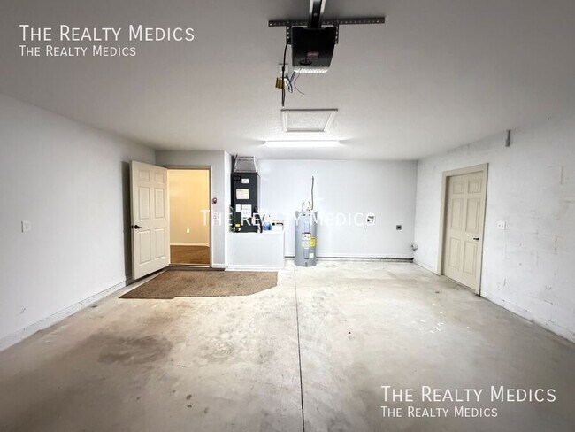 Building Photo - 4864 SE 137th Pl