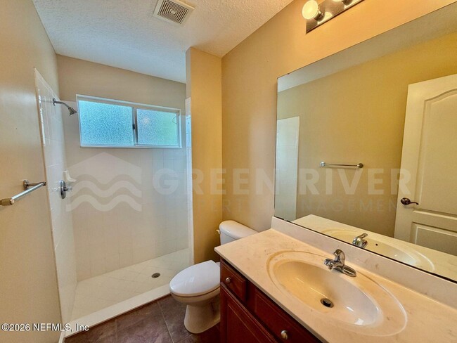 Building Photo - 1462 Scenic Oaks Dr