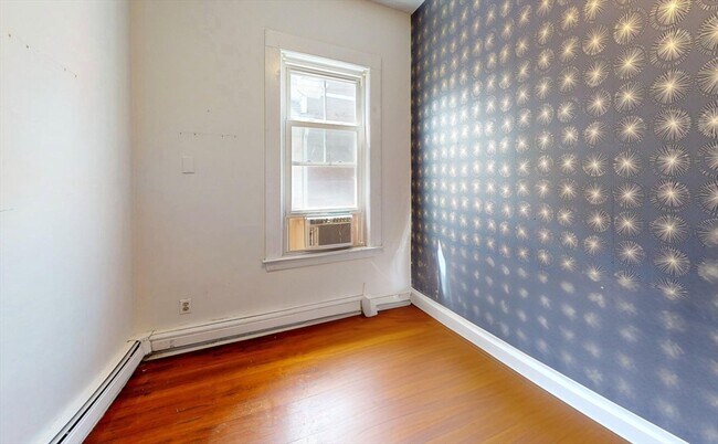 Building Photo - 10-12-12 Bolster St