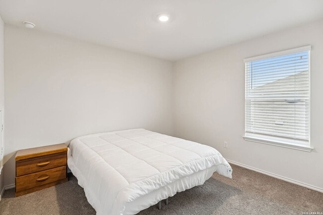 Building Photo - 4550 Meerkat Dr