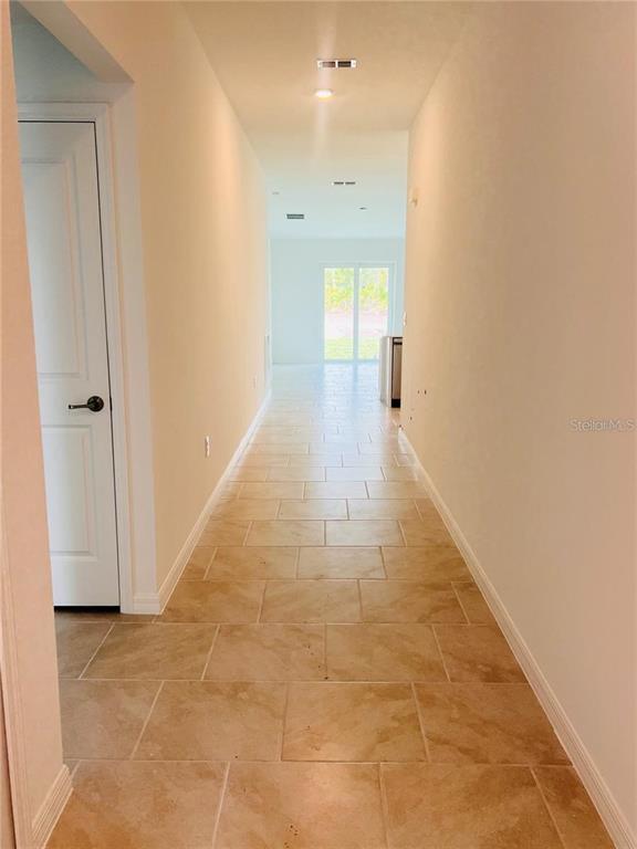 Building Photo - 100 Oakwood Ct