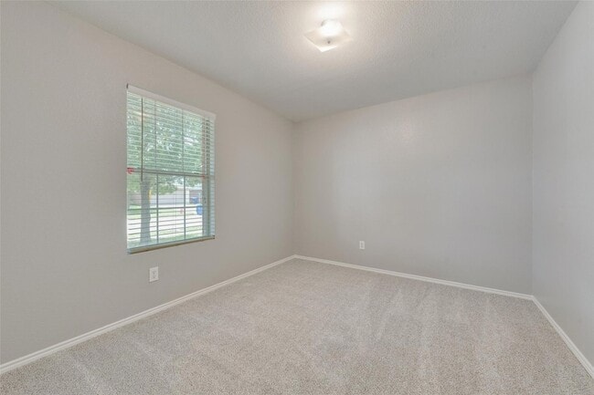 Building Photo - 613 Preston Dr