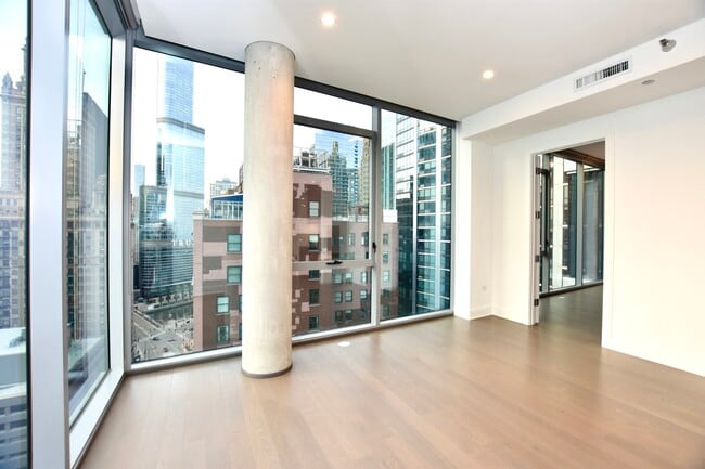 Building Photo - 60 E Randolph St