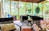 Building Photo - Woodland Home 3 blocks to Lake Michigan