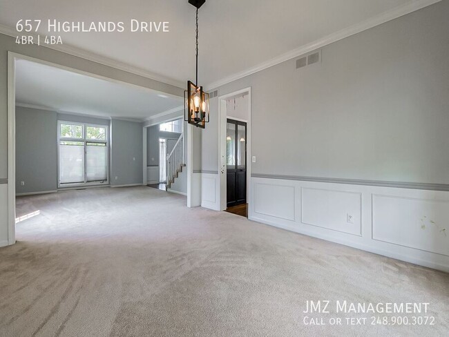 Building Photo - 657 Highlands Dr