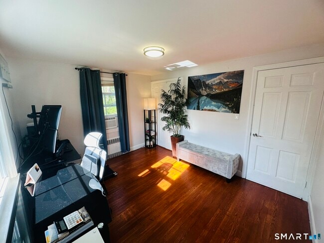 Building Photo - 37 Weed St