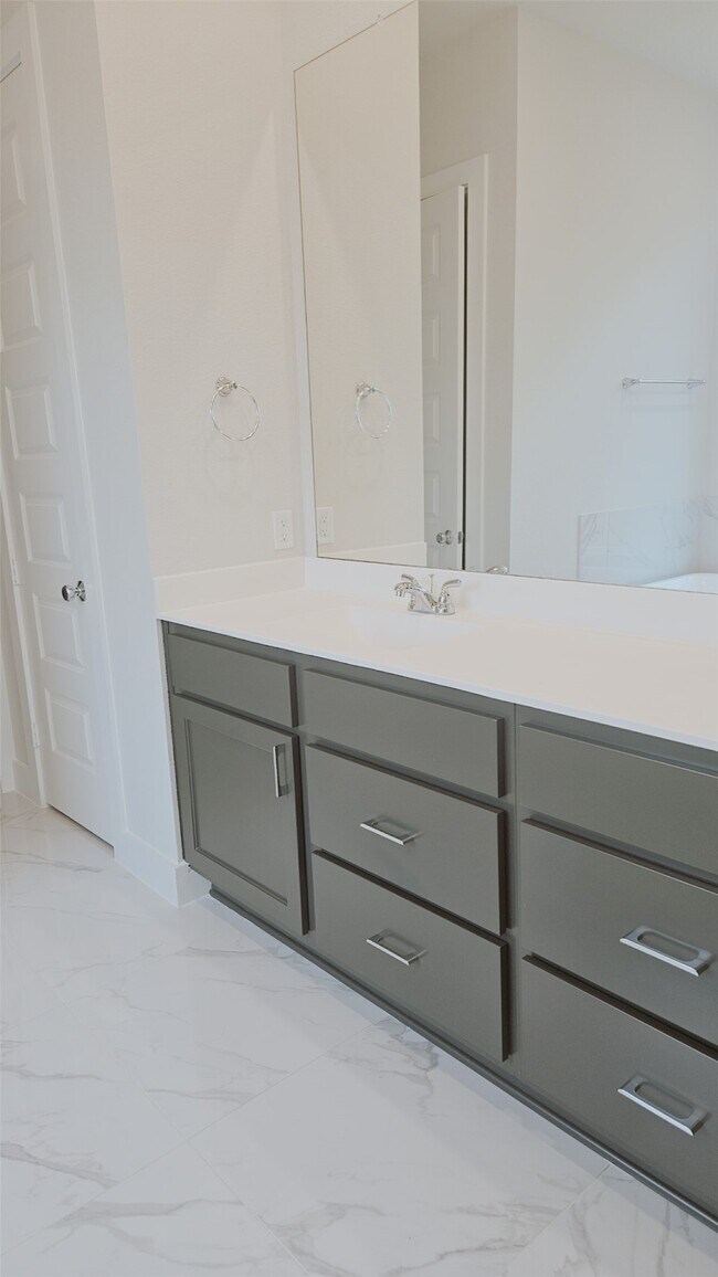 Building Photo - 26018 Maple Bloom Dr