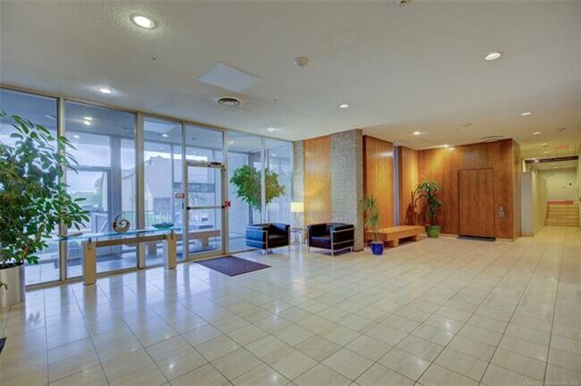 Building Photo - Adorable 2 bed 2 bath in historic Liberty Tower