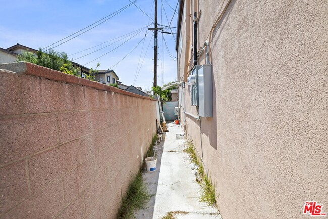 Building Photo - 4622 W 149th St