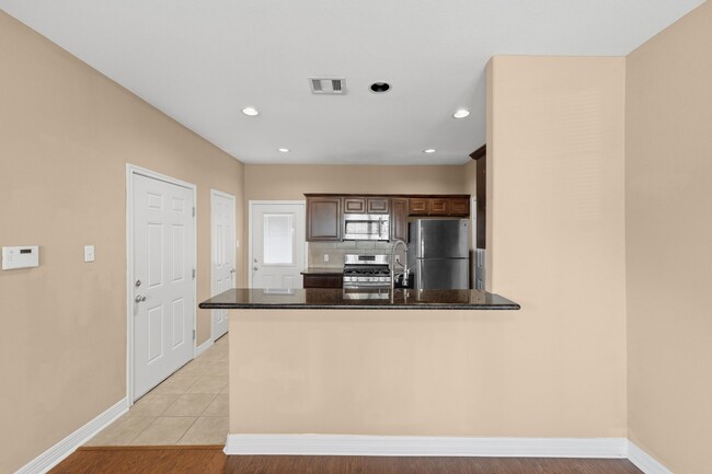 Building Photo - 2906 Anita St