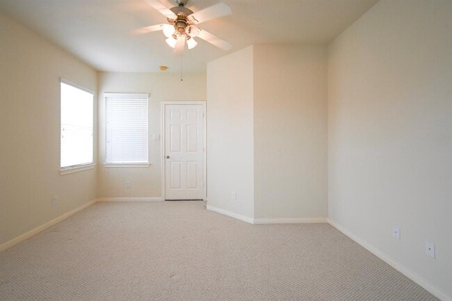 Building Photo - 13330 Vineyard Falls Dr