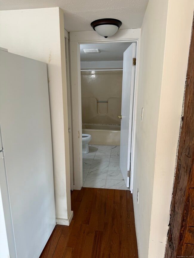 Building Photo - 2 Straits Turnpike Ln