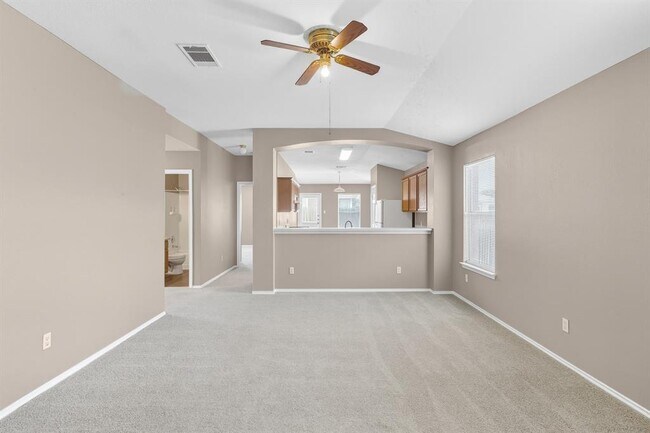 Building Photo - 209 Lake Washington Dr