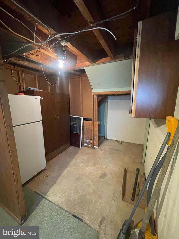 Building Photo - 1230 Napfle Ave