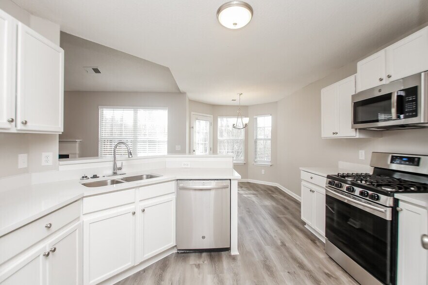 Building Photo - 5407 Sweetsprings Dr SW