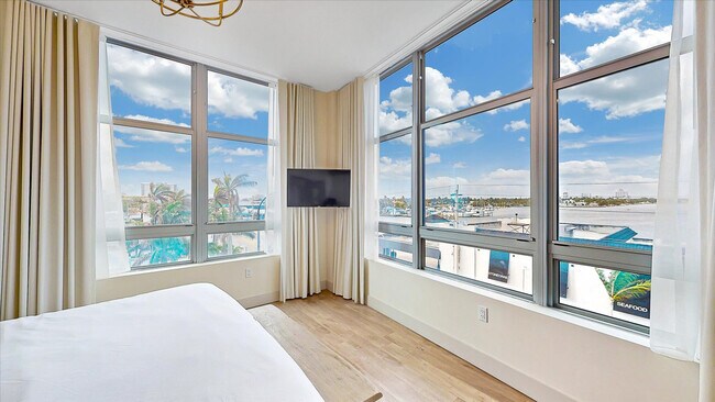 Building Photo - 777 N Ocean Dr