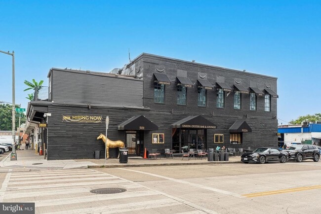 Building Photo - 602 14th Pl NE