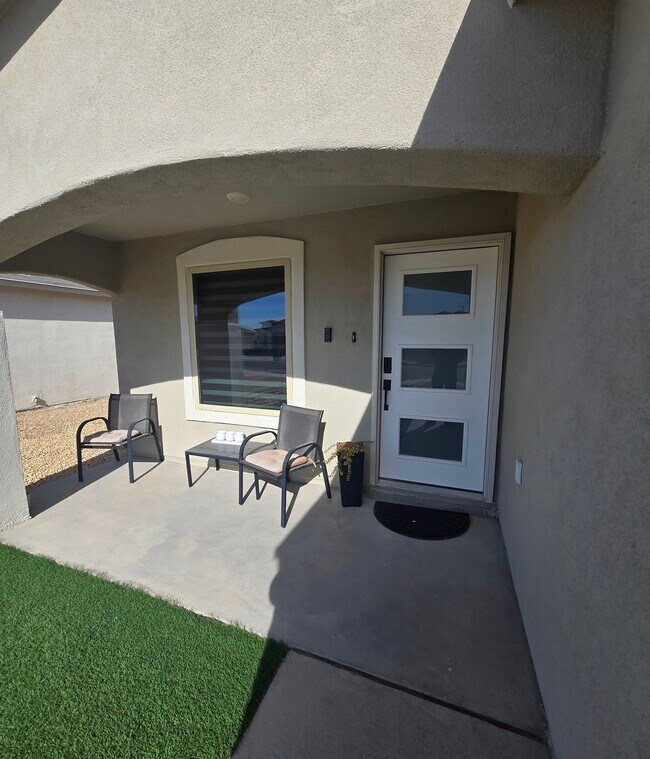 Building Photo - Mescal Bean