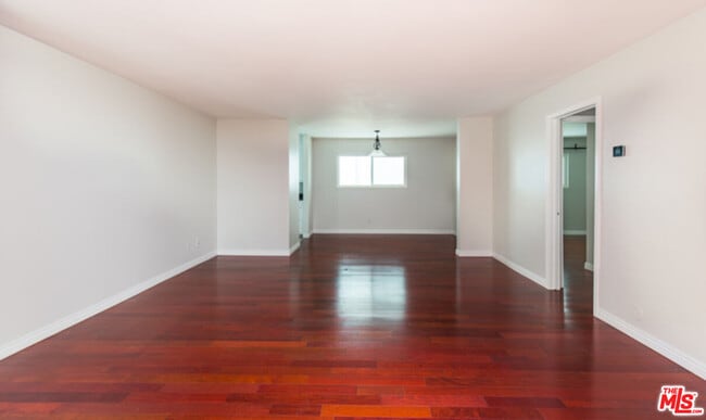 Building Photo - 2418 Graham Ave