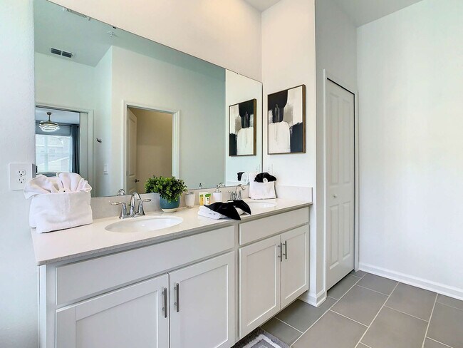 Building Photo - 8853 Cabot Cliffs Dr