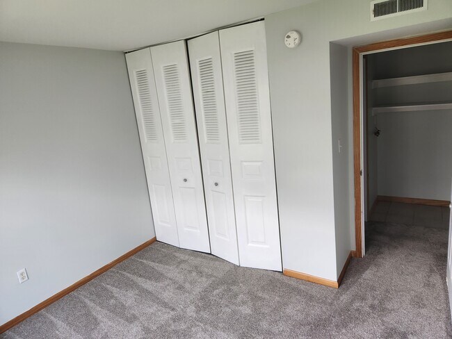 Building Photo - 321 31st St