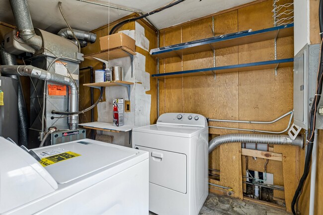 Building Photo - 3111 S 40th St