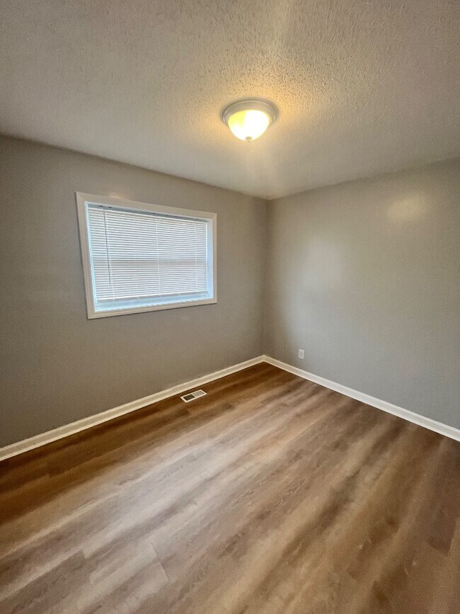 Building Photo - 2603 Dundeen St