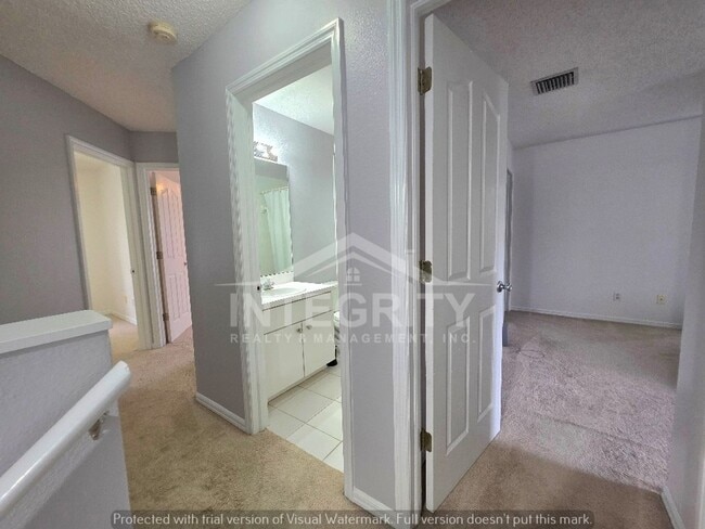 Building Photo - 10107 Farmingdale Pl