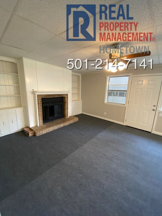 Building Photo - 501 Pamela Dr