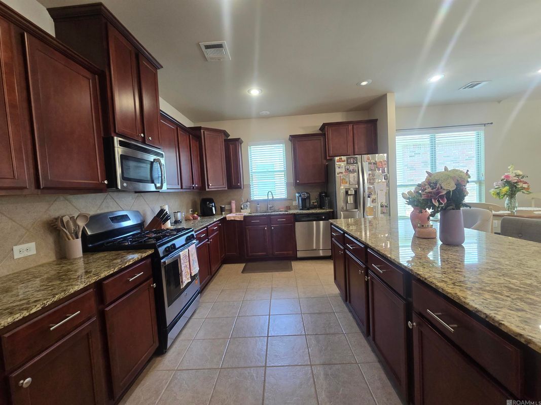 Building Photo - 1412 Alouette Dr