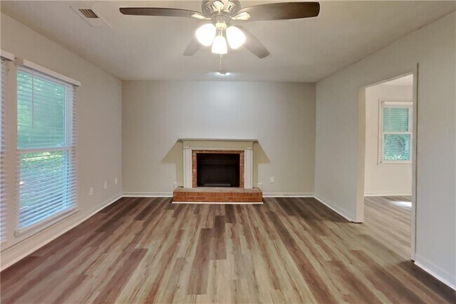 Building Photo - 3117 Calumet Cir NW