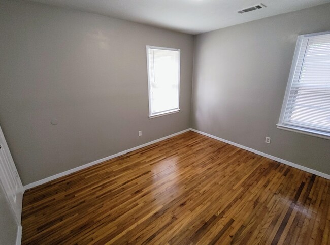 Building Photo - 3558 Debby Dr