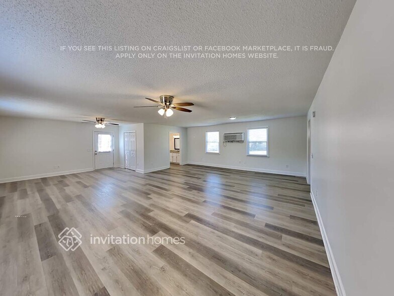 Building Photo - 7116 White Oak Dr SW