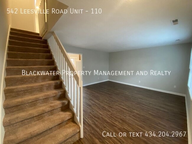Building Photo - 2 Bedroom Townhome in Heritage Court!