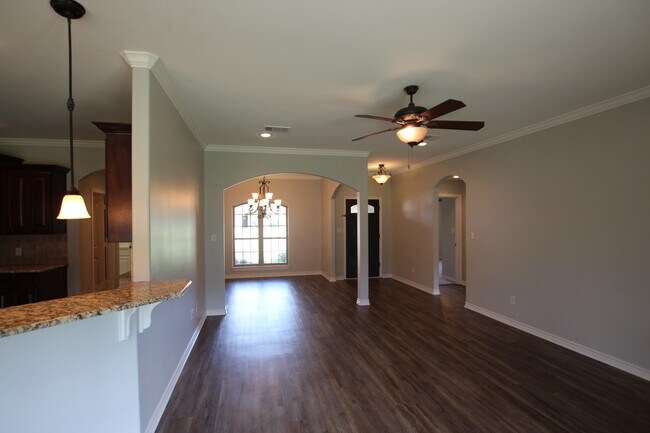 Building Photo - Coming Soon! Luxurious 3 Bed 2.5 Bath Rent...