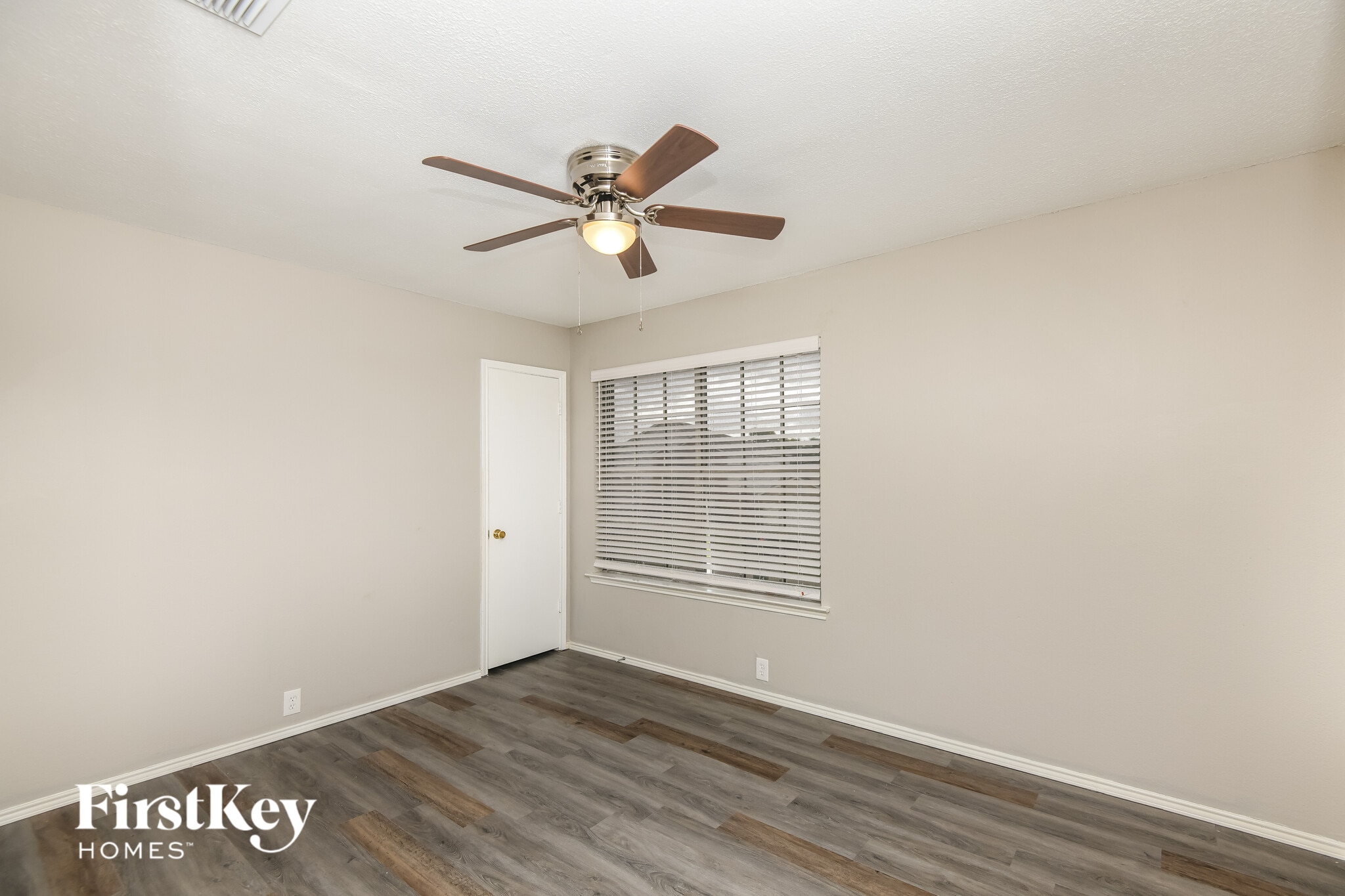 Building Photo - 7018 Glenshire Dr