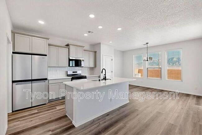 Building Photo - 6618 Sydney Drive NE