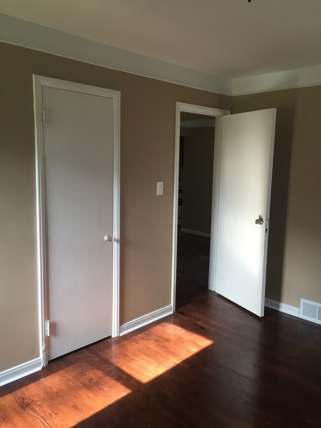 Building Photo - Cozy 3 bedroom 2bath Bungalow in nice Redford neighborhood