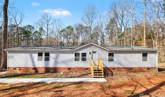 Building Photo - 5050 Park Creek Dr
