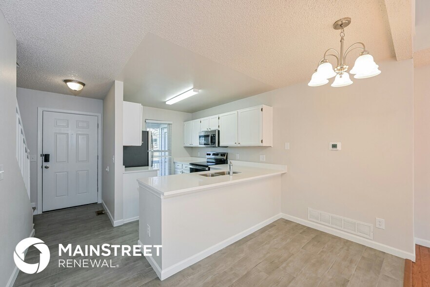 Building Photo - 9844 Fairwood St