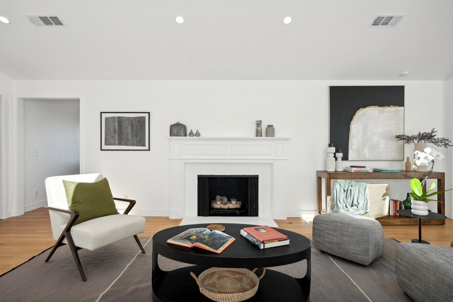 Living Room - 4301 Don Arellanes Dr