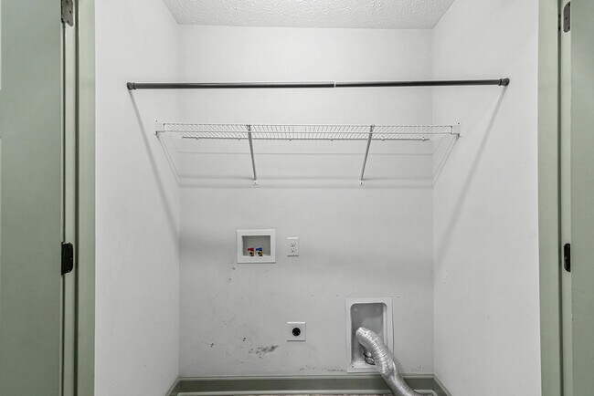 Building Photo - 105 Kenan Lp