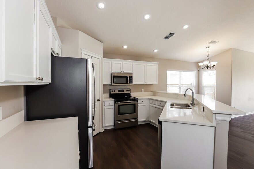 Building Photo - 7858 Bristol Park Dr