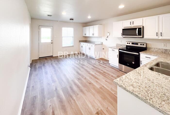 Building Photo - 523 Indian Paintbrush Dr